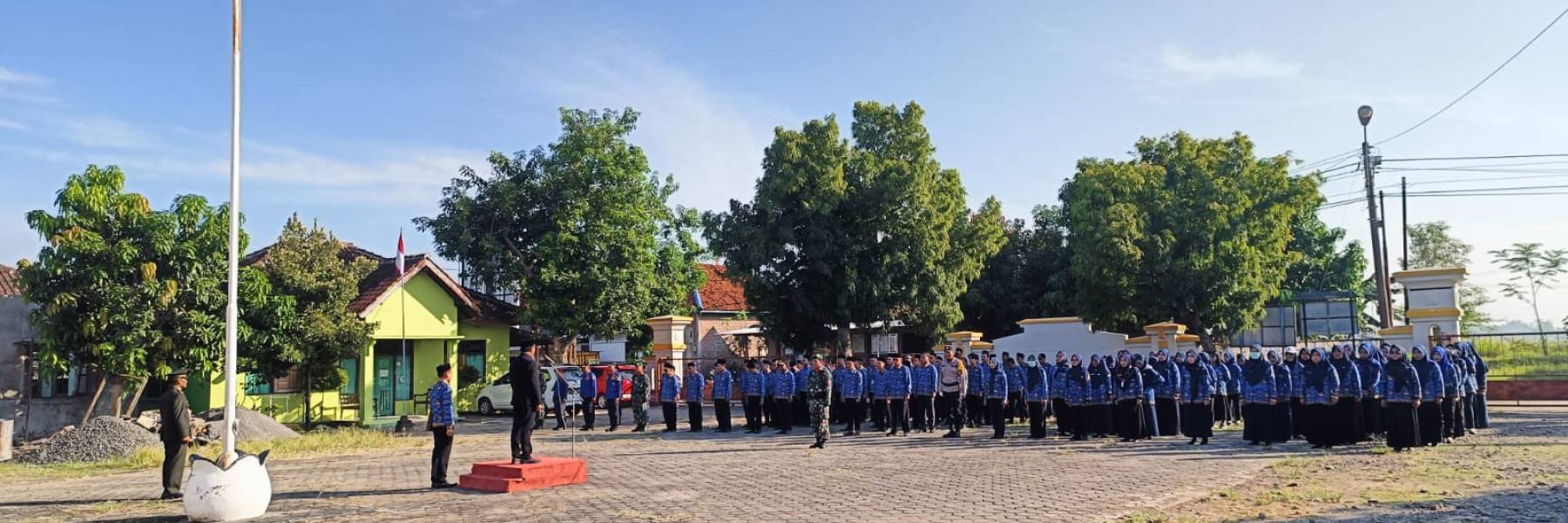 Upacara Peringatan Hari Lahir Pancasila Tahun 2024 di Kecamatan Ringinarum